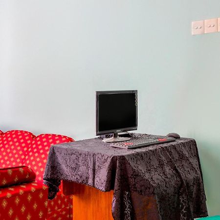 Oyo 2903 Putri Residence Syariah Букитинги Екстериор снимка