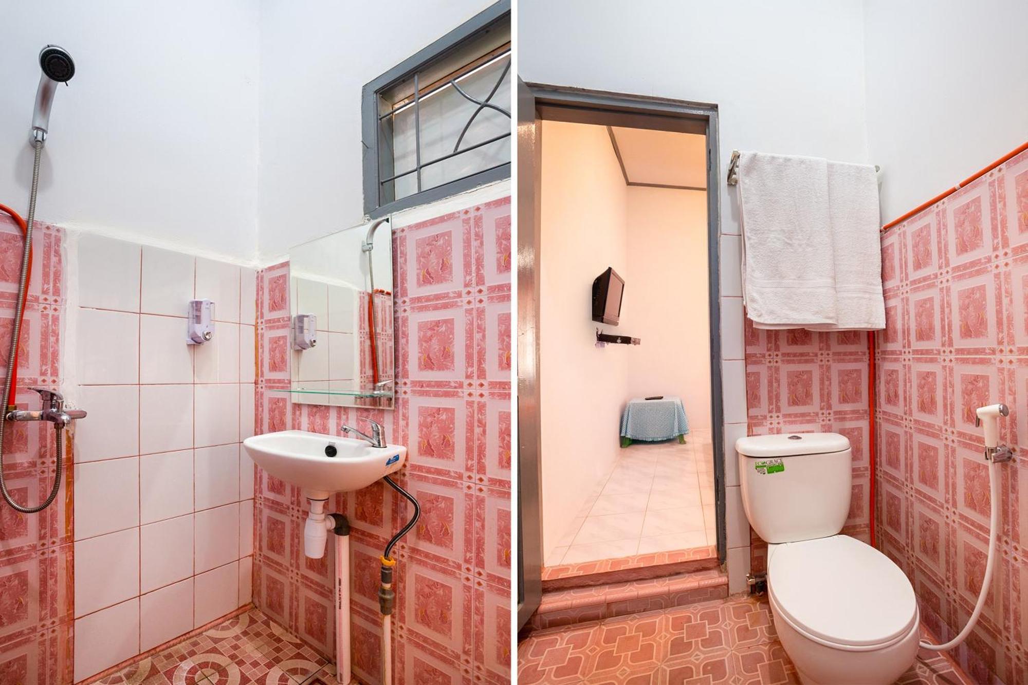 Oyo 2903 Putri Residence Syariah Букитинги Екстериор снимка